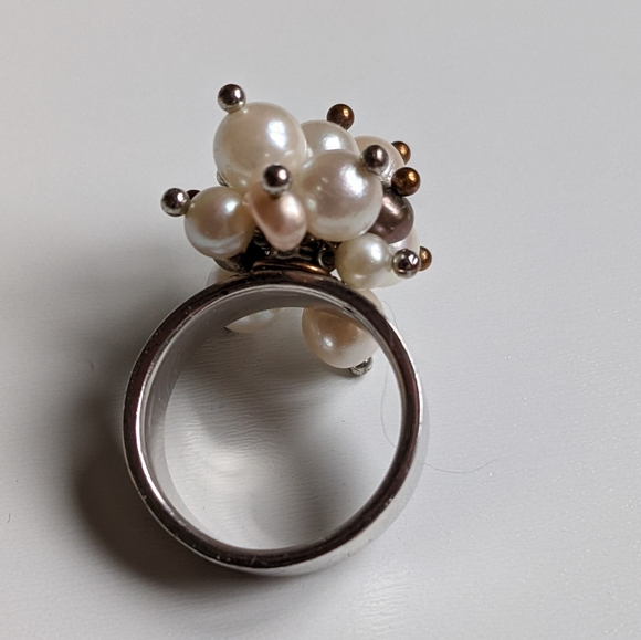 Atomic style Pearl Ring - Picture 3 of 6
